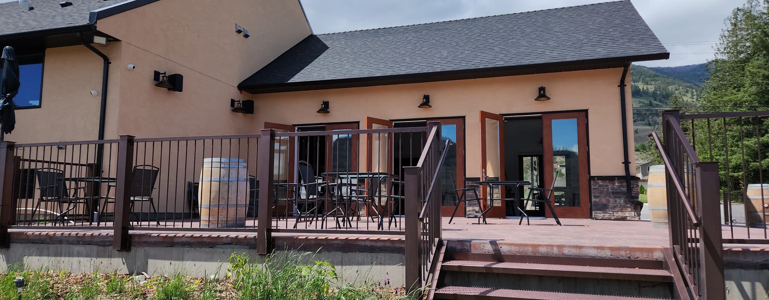 Oak & Sparrow Estate Winery