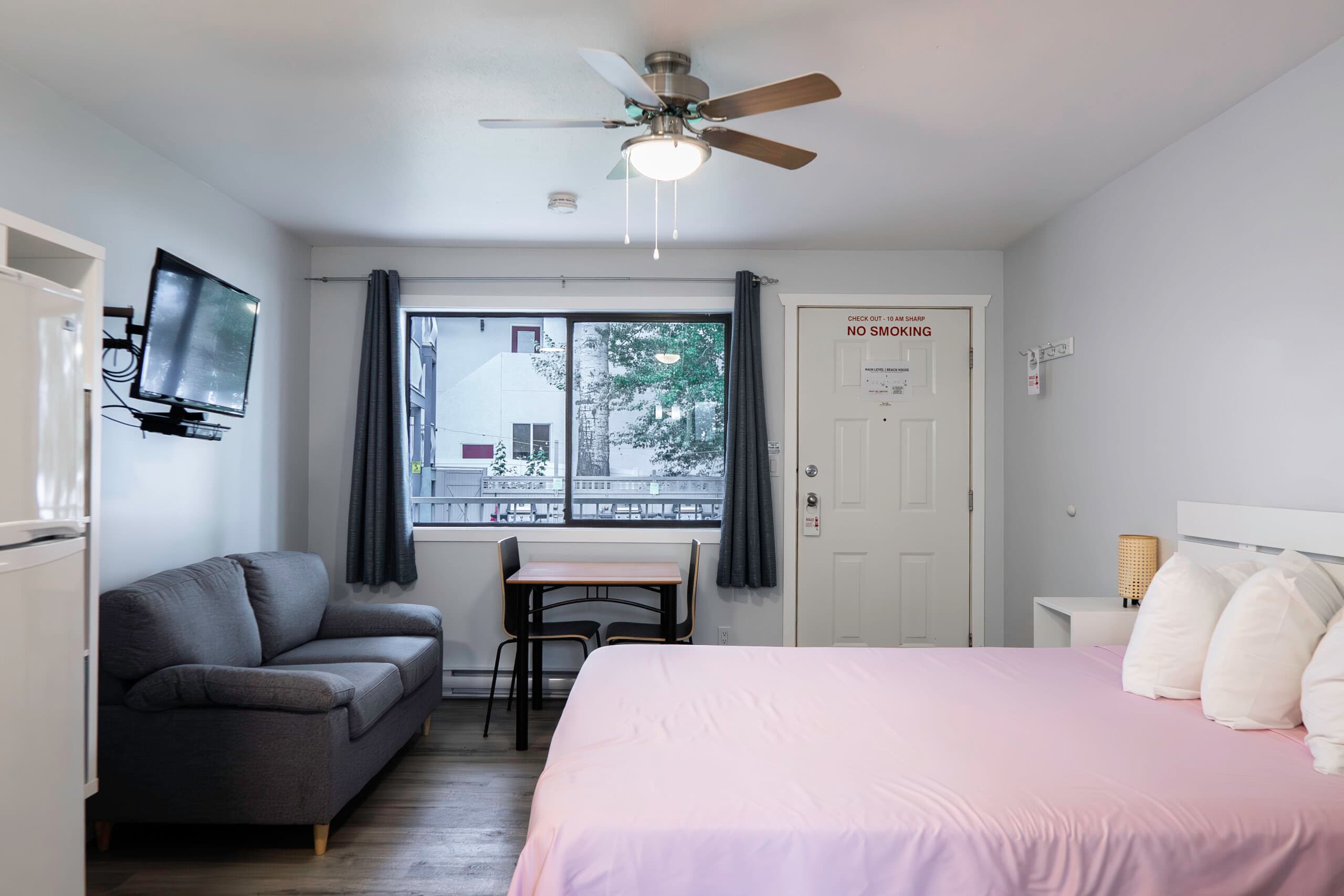 Poplars Motel