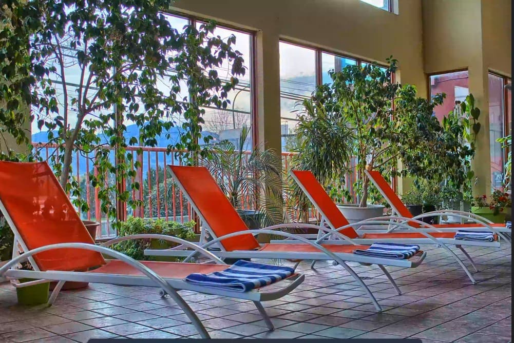 Holiday Inn & Suites