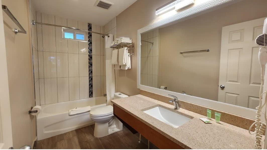 Sahara Courtyard Inn