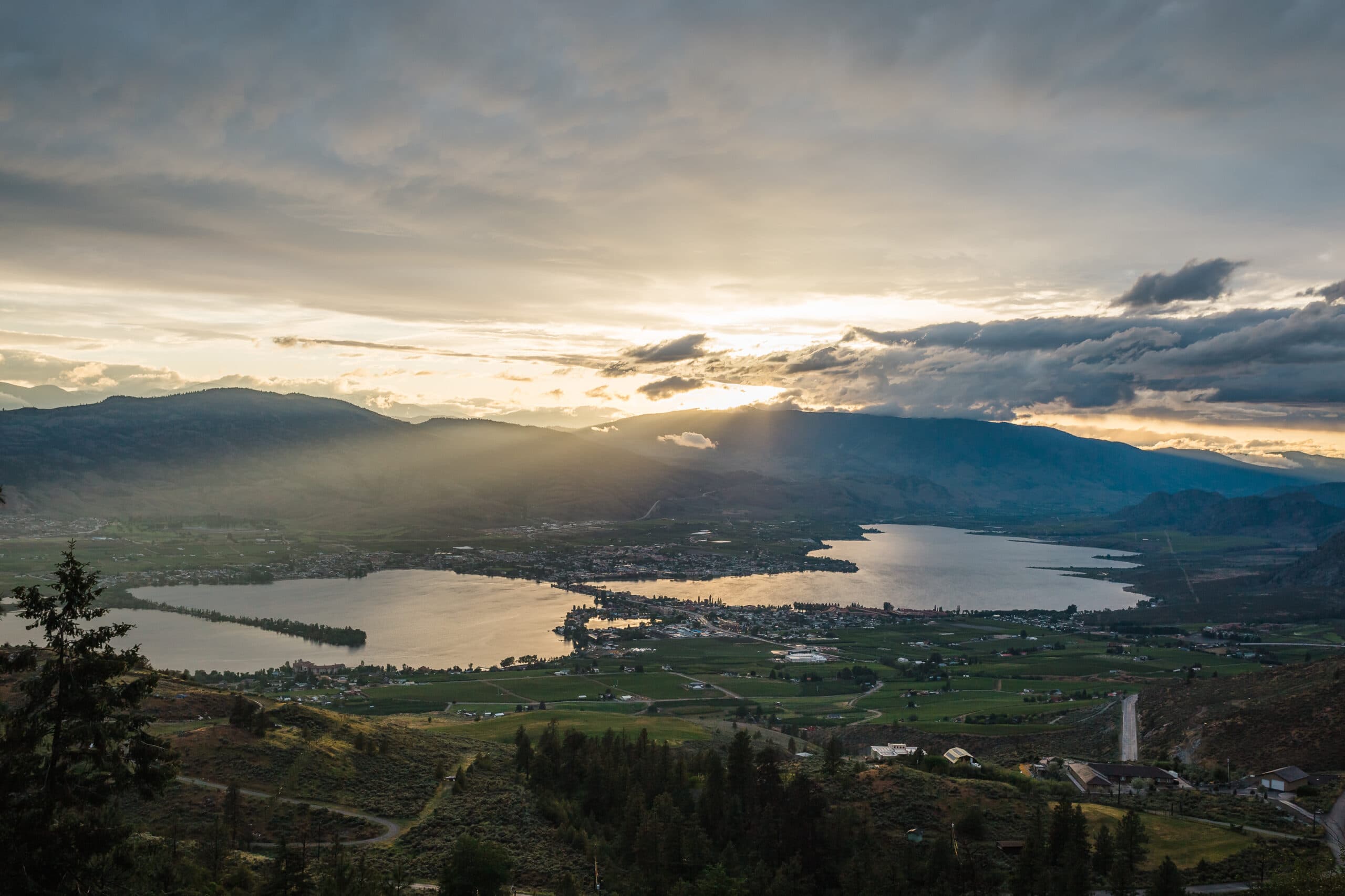 Osoyoos lakefront at golden hour