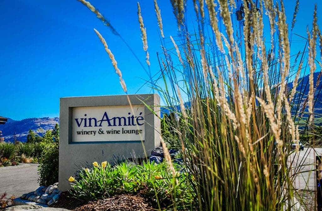 Lewis Cardinal @ vinAmité Winery poster