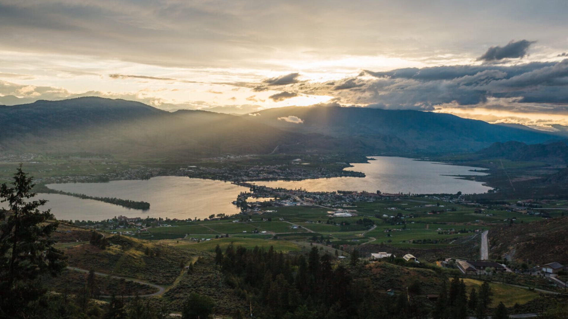 Anarchist Mountain Viewpoint in Osoyoos