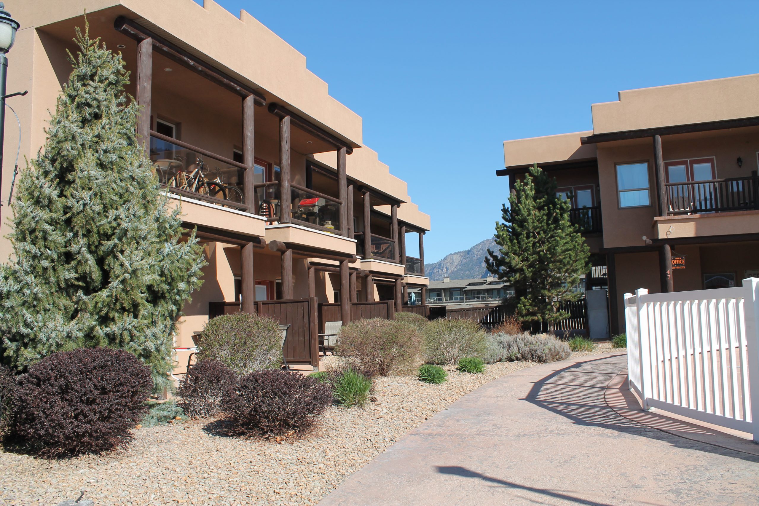 Casa Del Mila Oro Resort in Osoyoos, BC Destination Osoyoos